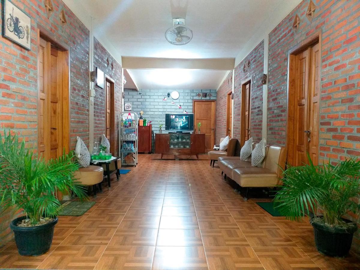 Ngampilan Backpacker Hostel Γιογκιακάρτα Εξωτερικό φωτογραφία